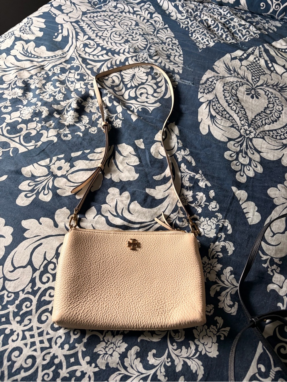 Tory Burch Pebbled Leather Crossbody in Light Blush